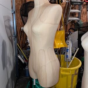 Women’s Dress Form